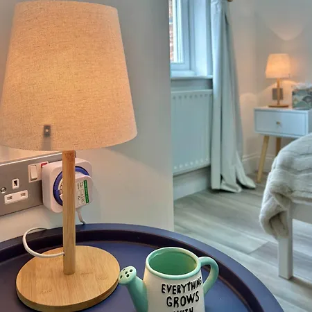 Superb Location 3 Storey House Free Parking Holiday home