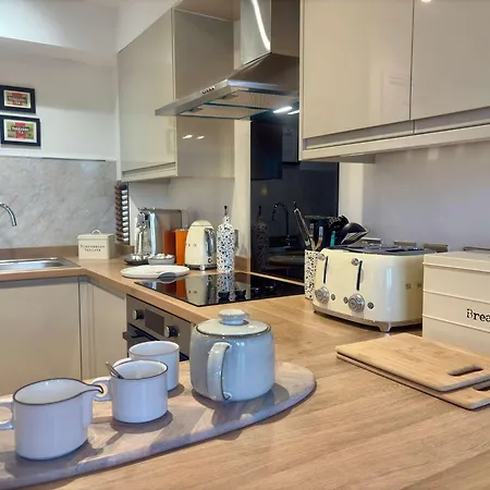 Holiday home Superb Location 3 Storey House Free Parking York