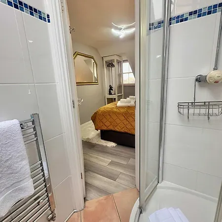 Superb Location 3 Storey House Free Parking Prázdninový dům